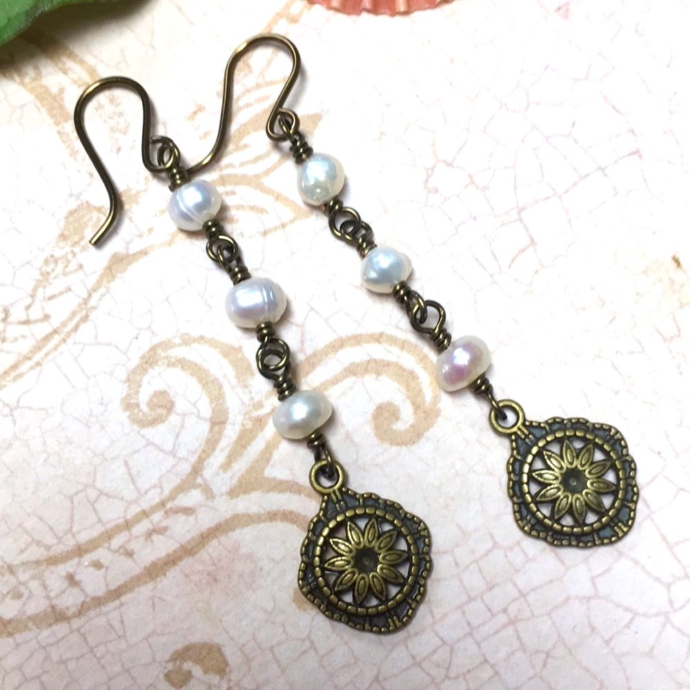 NEW Vintage look freshwater pearls long earrings
